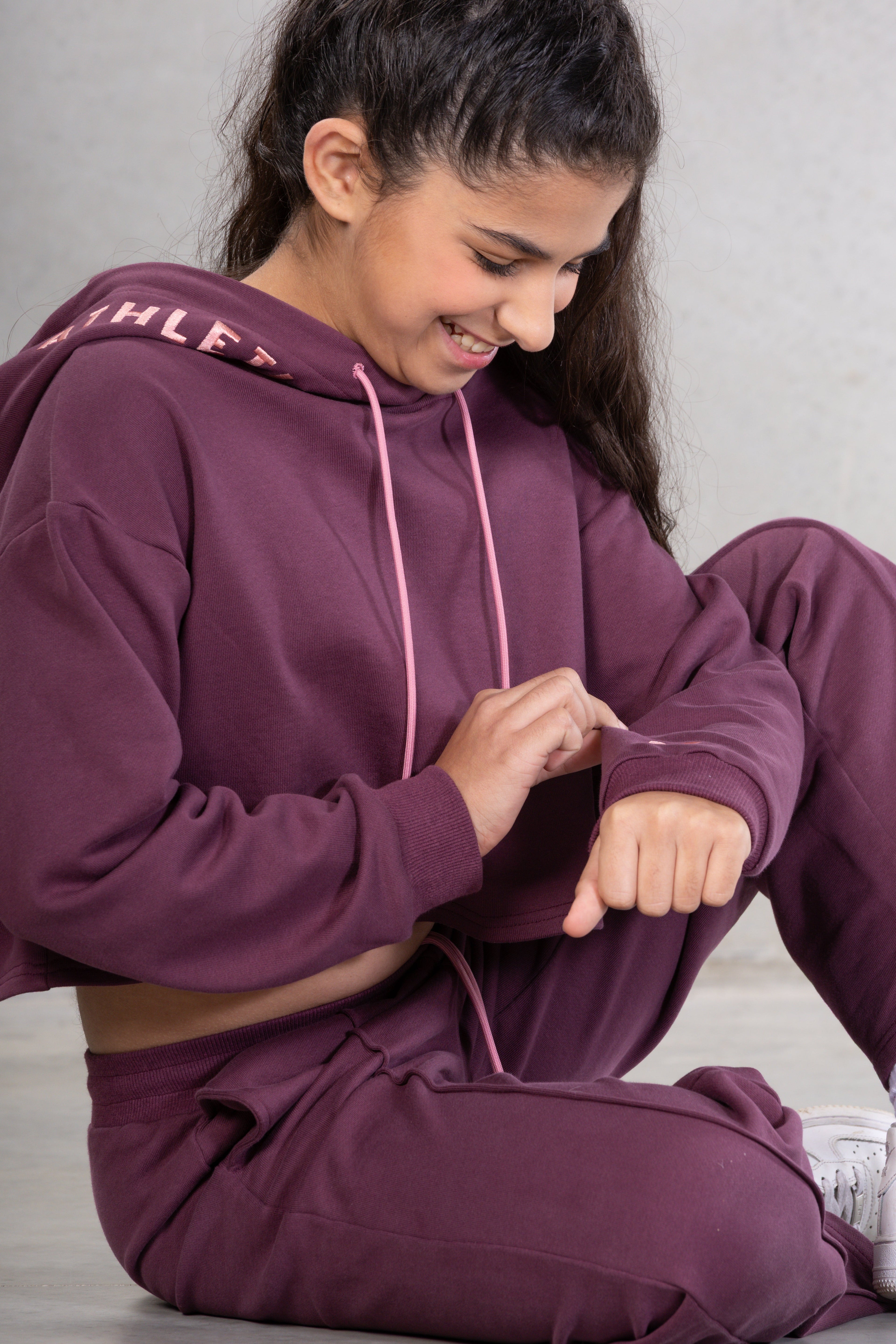 PAIGE CROP SWEATSHIRT
