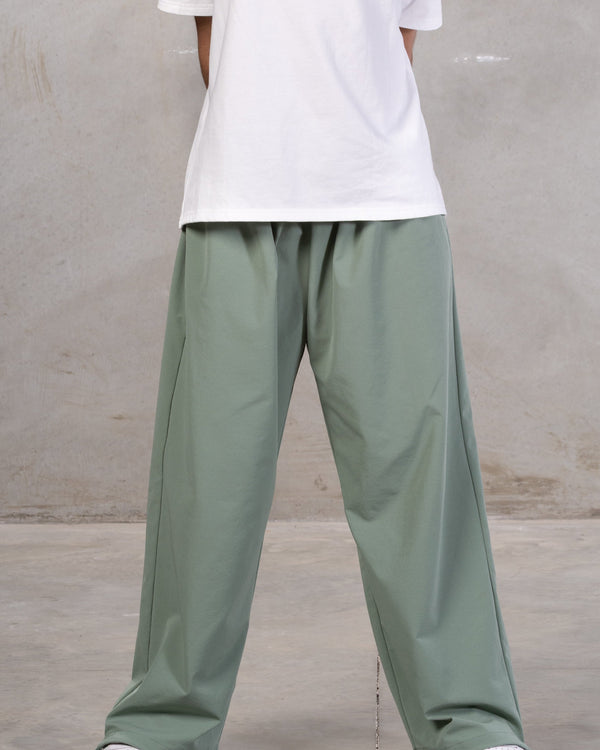 white tshirt freen lower