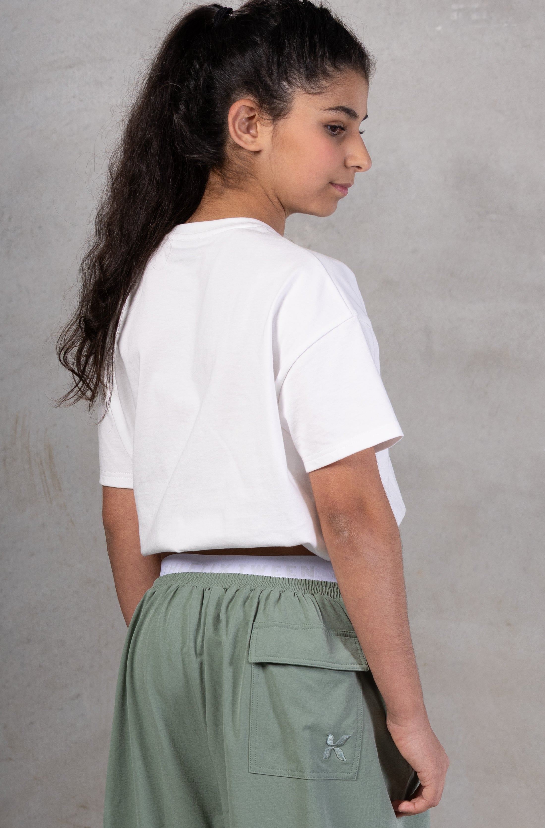 white tshirt freen lower